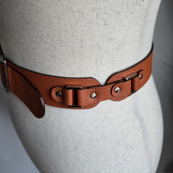 BCBGMaxAzria,‎ Cognac Brown Pebble Leather Buckle Statement Belt, Size Small main image 8